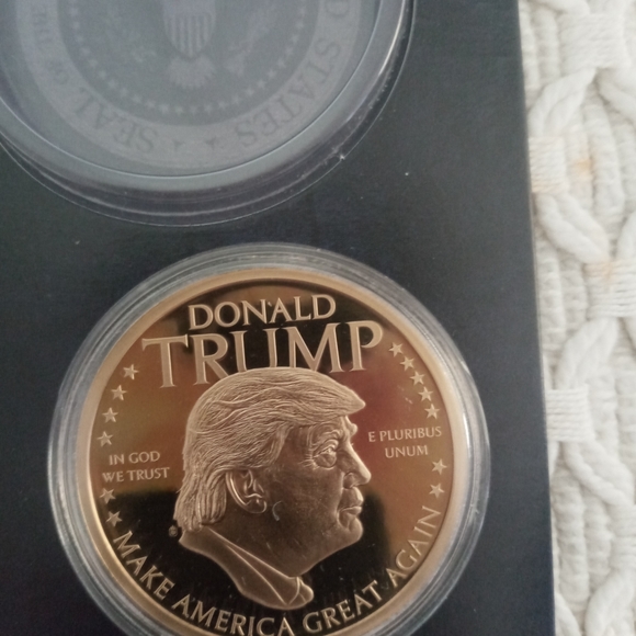Coin Set (2) Certificate Speeches of Donald Trump Coin Book President US America - Picture 8 of 13